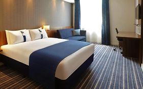 Holiday Inn Express Poole By Ihg
